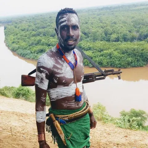 barisha/ወጣት/young kara boy